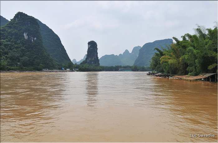 La petite ville de Yangshuo sur les rives de la rivière Lijiang. (58)