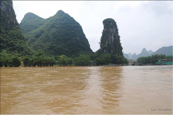 La petite ville de Yangshuo sur les rives de la rivière Lijiang. (62)