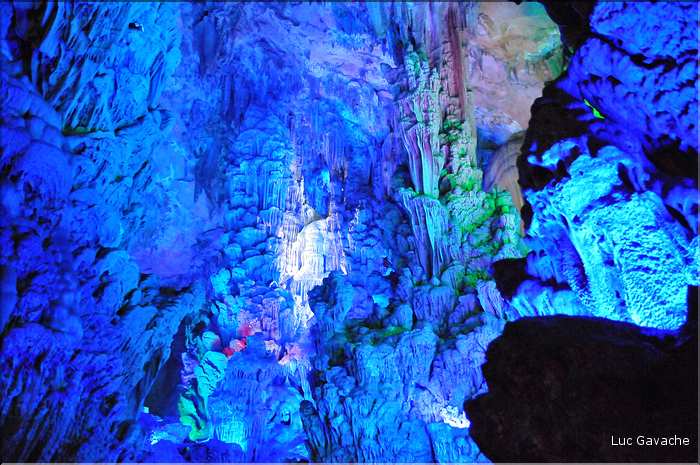 Grotte des fltes de roseau dans les environs de Guilin. (7)