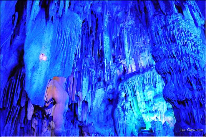 Grotte des fltes de roseau dans les environs de Guilin. (22)