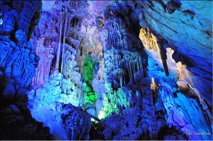 Grotte des fltes de roseau dans les environs de Guilin. (28)