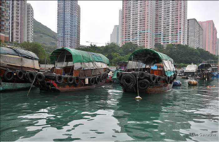 L'ancien port de Aberdeen abrite encore une petite flotte de pêche. Hong Kong. (15)