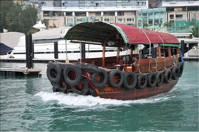 L'ancien port de Aberdeen abrite encore une petite flotte de pêche. Hong Kong. (35)