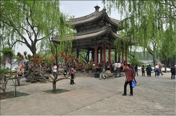 Le palais d'été fut la résidence des empereurs Qing, la dernière dynastie de Chine. (14)