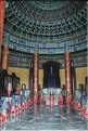 Le temple du ciel fut utilisé par les dynasties Ming et Qing pour célébrer les solstices d'hiver et d'été. (12)