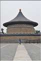 Le temple du ciel fut utilisé par les dynasties Ming et Qing pour célébrer les solstices d'hiver et d'été. (16)
