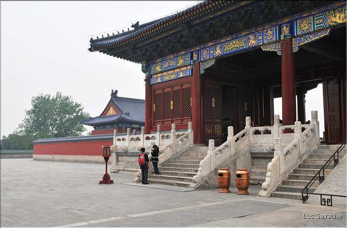 Le temple du ciel fut utilisé par les dynasties Ming et Qing pour célébrer les solstices d'hiver et d'été. (20)