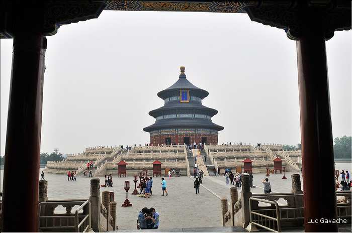 Le temple du ciel fut utilisé par les dynasties Ming et Qing pour célébrer les solstices d'hiver et d'été. (21)