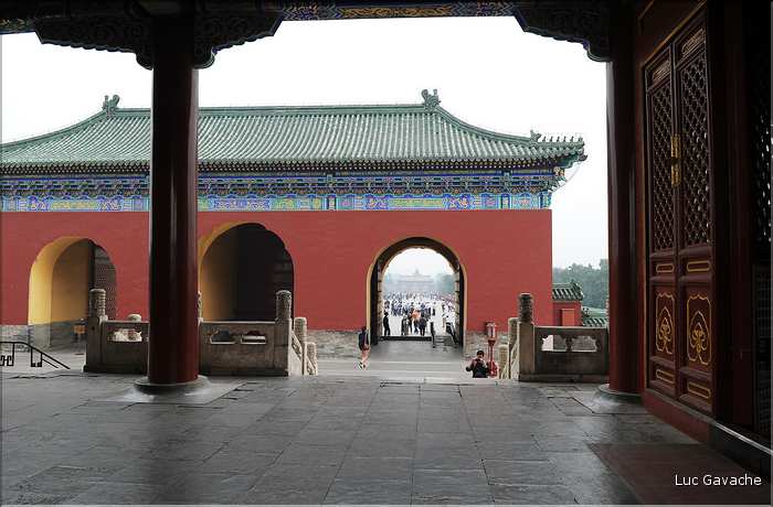 Le temple du ciel fut utilisé par les dynasties Ming et Qing pour célébrer les solstices d'hiver et d'été. (22)
