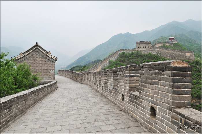 Juyongguan, dans la région de Pékin,  est l'une des portions de la grande muraille. (15)