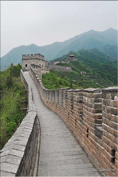 Juyongguan, dans la région de Pékin,  est l'une des portions de la grande muraille. (18)