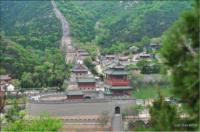 Juyongguan, dans la région de Pékin,  est l'une des portions de la grande muraille. (23)