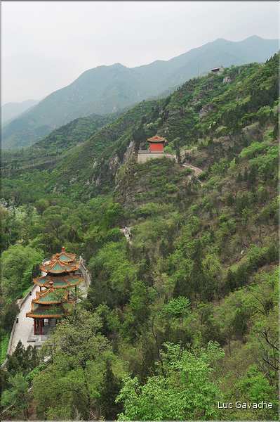 Juyongguan, dans la région de Pékin,  est l'une des portions de la grande muraille. (28)