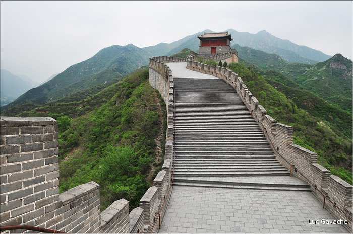 Juyongguan, dans la région de Pékin,  est l'une des portions de la grande muraille. (33)
