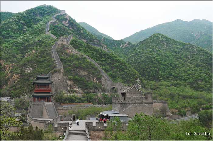 Juyongguan, dans la région de Pékin,  est l'une des portions de la grande muraille. (36)
