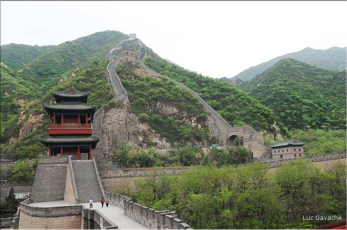 Juyongguan, dans la région de Pékin,  est l'une des portions de la grande muraille. (37)