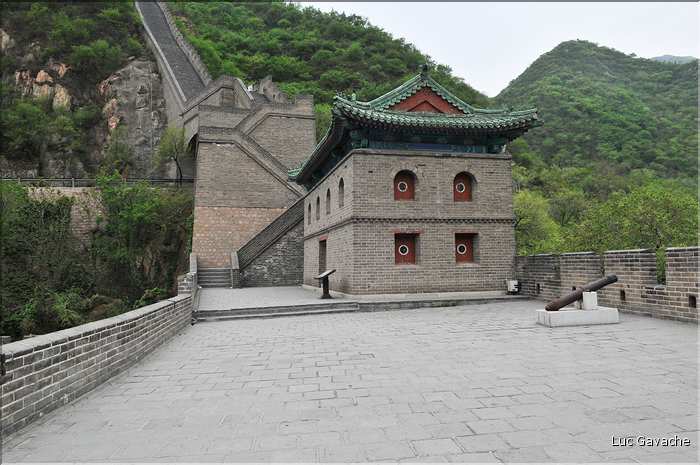 Juyongguan, dans la région de Pékin,  est l'une des portions de la grande muraille. (42)