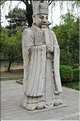La voie des esprits permettait l'accès aux tombeaux Ming. Elle est composée de 24 statues d'animaux et de 12 statues de sages. (20)