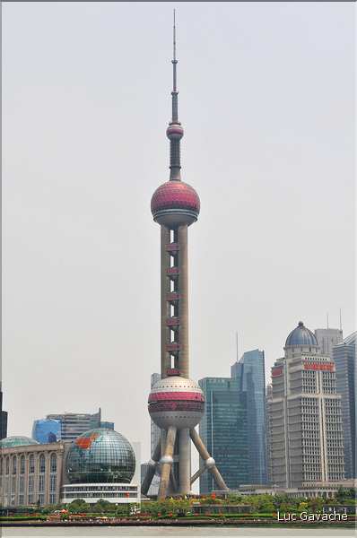 La célèbre ville moderne de Shanghai. (1)