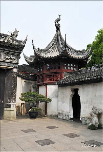 Le jardin du mandarin Yu ''période Ming XVI ème siècle'' se trouve au cur  de la vieille ville de Nanshi. (40)