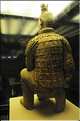 Datée de 2.000 ans, l'armée en terre cuite de 8.000 hommes, protégeait le tombeau de Qin Shi Huang Di, premier empereur de Chine. (40)