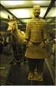 Datée de 2.000 ans, l'armée en terre cuite de 8.000 hommes, protégeait le tombeau de Qin Shi Huang Di, premier empereur de Chine. (43)