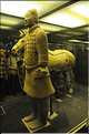 Datée de 2.000 ans, l'armée en terre cuite de 8.000 hommes, protégeait le tombeau de Qin Shi Huang Di, premier empereur de Chine. (45)