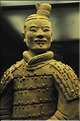 Datée de 2.000 ans, l'armée en terre cuite de 8.000 hommes, protégeait le tombeau de Qin Shi Huang Di, premier empereur de Chine. (50)