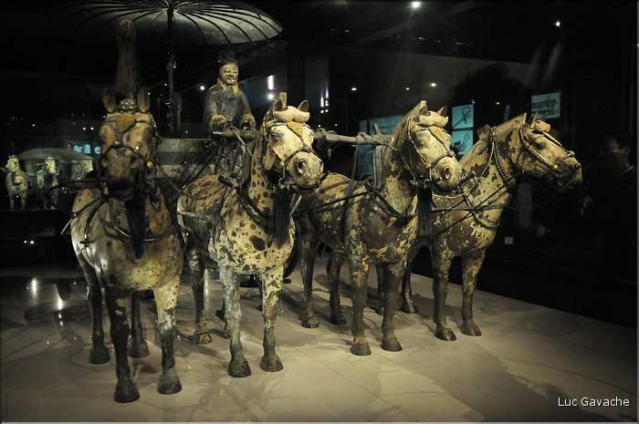 Deux chars en Bronzes ont également été trouvés pendant les fouilles. (1)