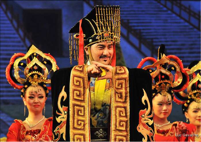 Spectacle traditionnel de la période Tang ''VII-IX siècle''. (80)