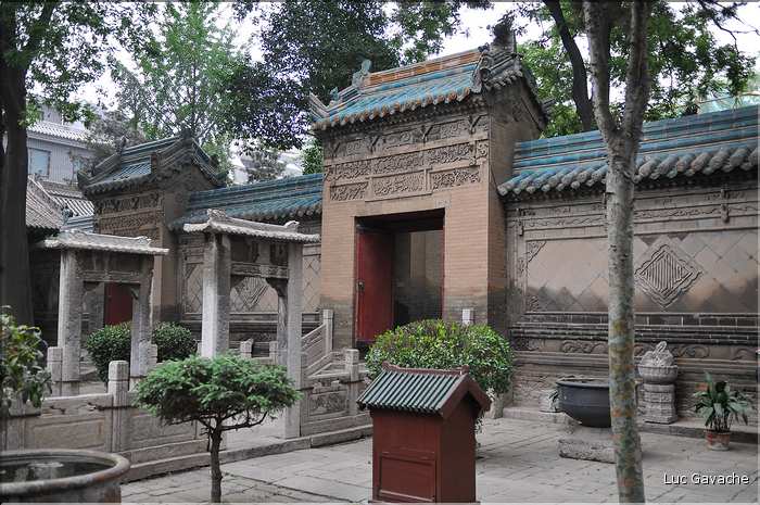 La grande Mosquée de Xi'an de style sino-arabe date de la période Tang ''VIII siècle''. (15)
