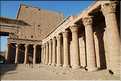 Le temple d'Edfou fut édifié par la dynastie des Ptolémée de -237 à -57 Av. J.C. (1)