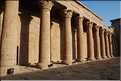 Le temple d'Edfou fut édifié par la dynastie des Ptolémée de -237 à -57 Av. J.C. (8)