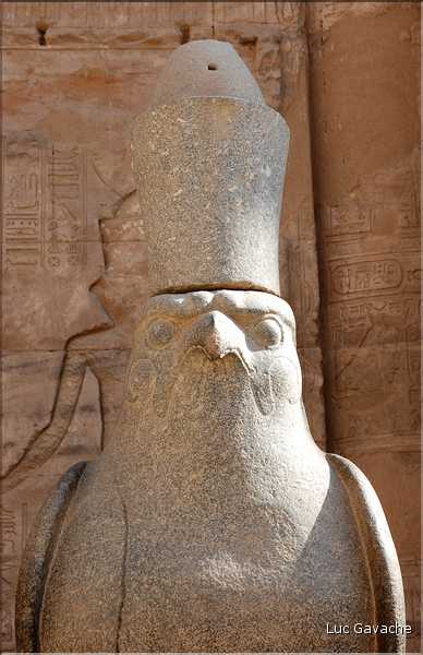 Le temple d'Edfou fut édifié par la dynastie des Ptolémée de -237 à -57 Av. J.C. (30)
