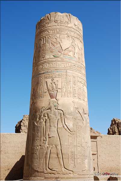 Détails des ornements du Temple de Kom Ombo édifié par les Ptolémées au II éme siécle av. J.C. (3)
