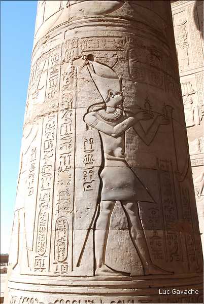 Détails des ornements du Temple de Kom Ombo édifié par les Ptolémées au II éme siécle av. J.C. (6)