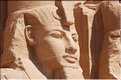 Le grand temple d'Abou Simbel est dédié à Ramses II et a été édifié par lui au XIII éme siécle av. J.C. (2)