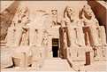 Le grand temple d'Abou Simbel est dédié à Ramses II et a été édifié par lui au XIII éme siécle av. J.C. (9)