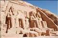 Le grand temple d'Abou Simbel est dédié à Ramses II et a été édifié par lui au XIII éme siécle av. J.C. (12)