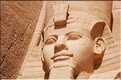 Le grand temple d'Abou Simbel est dédié à Ramses II et a été édifié par lui au XIII éme siécle av. J.C. (20)