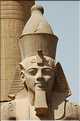 Le temple de Louxor commença à étre édifié vers 1400 av. J.C. (15)