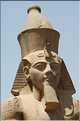 Le temple de Louxor commença à étre édifié vers 1400 av. J.C. (19)