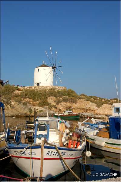 Ville de Parikia sur l'île de Paros, les Cyclades (9)
