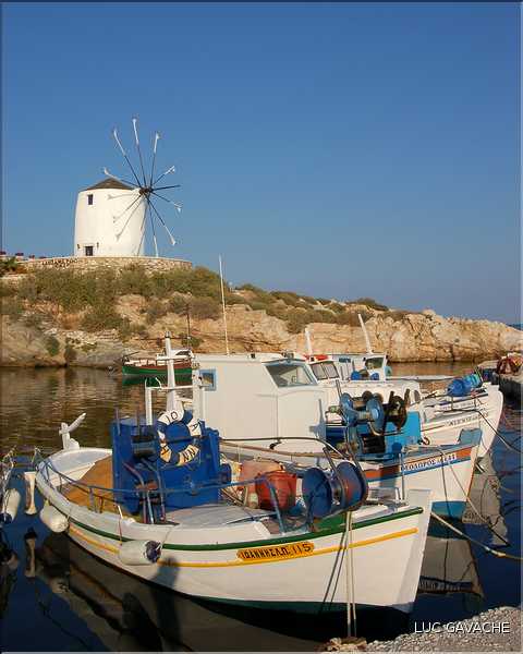 Ville de Parikia sur l'île de Paros, les Cyclades (10)