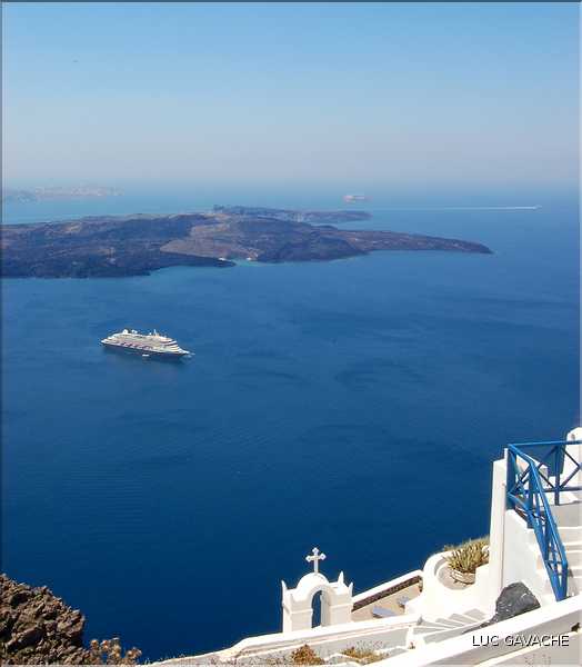 ville de Théra sur l'île de Santorin, les Cyclades (9)
