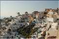 Ville de Oia sur l'île de Santorin, les Cyclades (3)