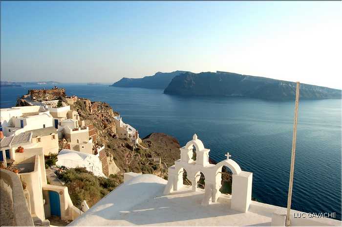 Ville de Oia sur l'île de Santorin, les Cyclades (4)