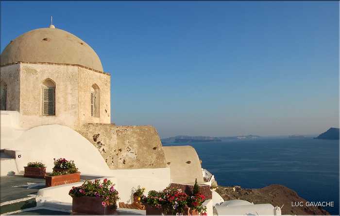 Ville de Oia sur l'île de Santorin, les Cyclades (6)