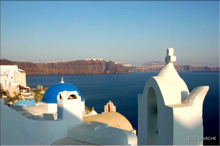 Ville de Oia sur l'île de Santorin, les Cyclades (8)