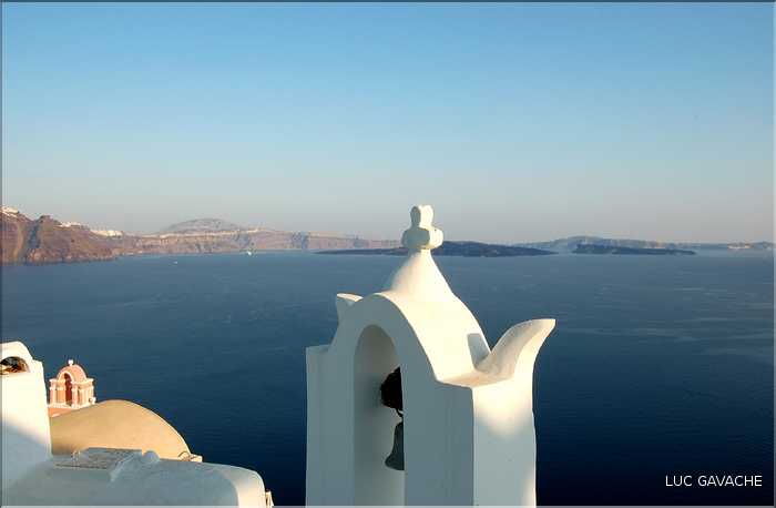 Ville de Oia sur l'île de Santorin, les Cyclades (9)